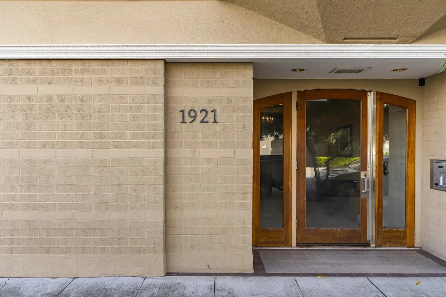 1921 Jefferson St APT 205 - Photo 3