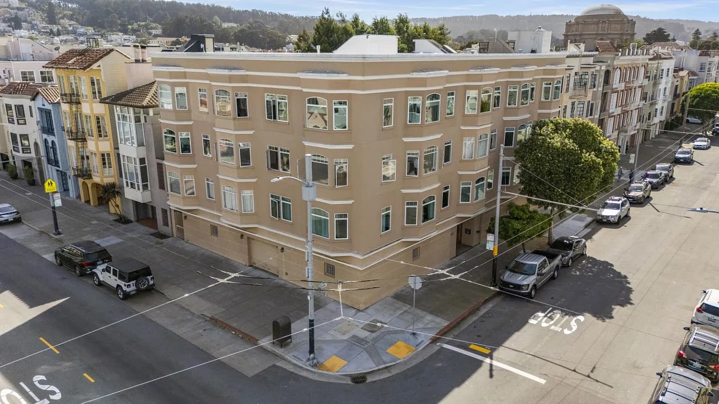 1921 Jefferson St APT 205 - Photo 2