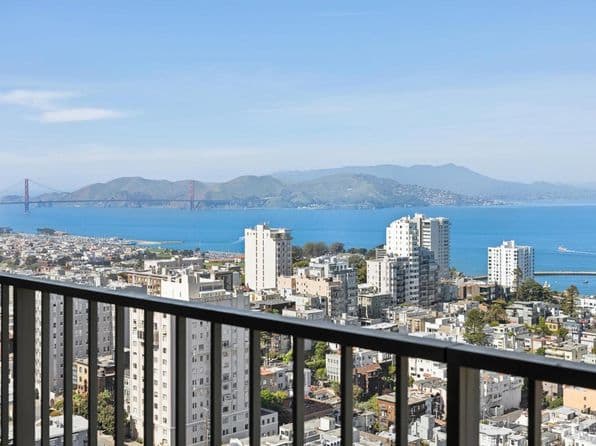 999 Green St APT 2605