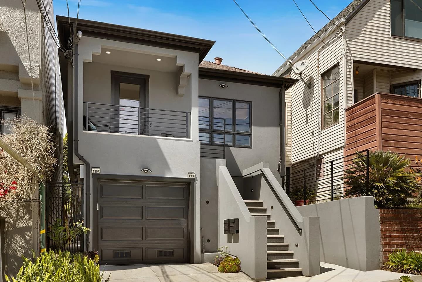 419-419A 38th Ave