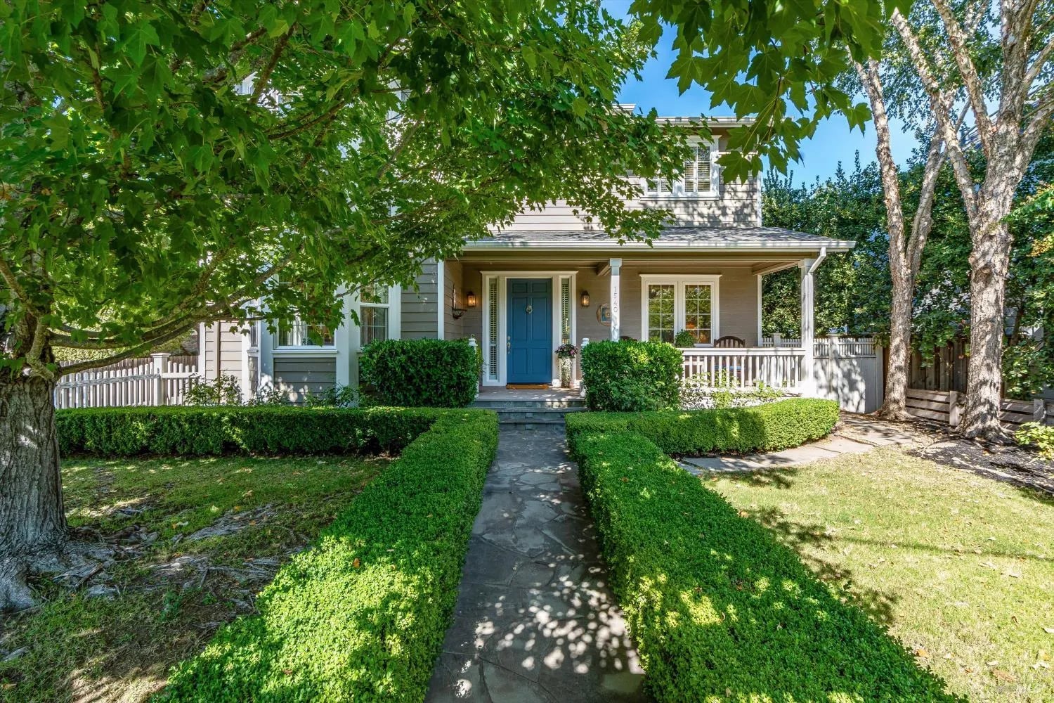 1540 Allyn Avenue - Photo 1