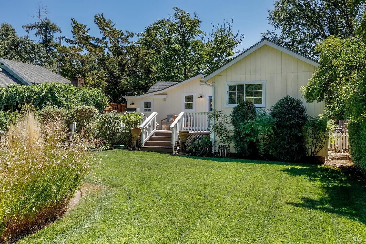 121 Laurel Avenue - Photo 1