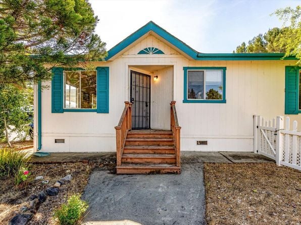 271 Russian Flag Way - Photo 1