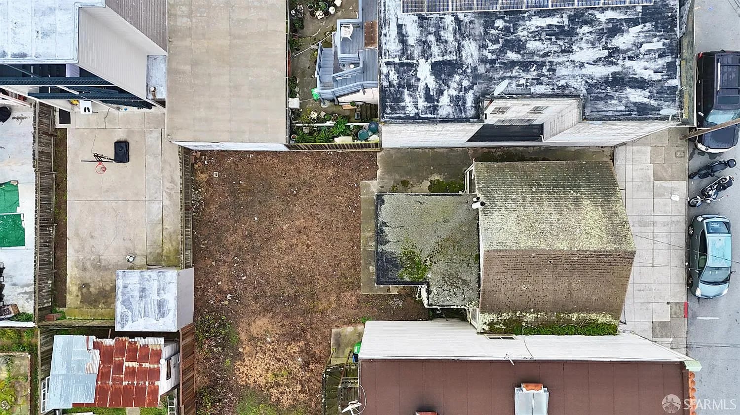 431 Plymouth Ave - Photo 1