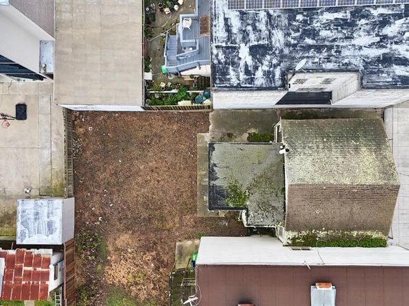 431 Plymouth Ave - Photo 1