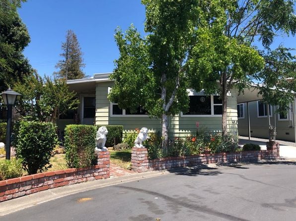 132 Pamela Ct - Photo 1