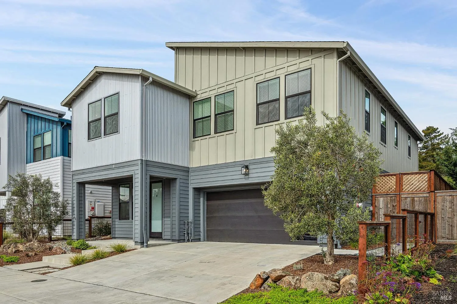 2221 - 2223 Versaro Drive - Photo 1