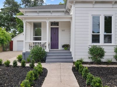 1017 Charter Oak Avenue - Photo 1