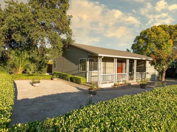 456 Fifth Street W - Photo 1