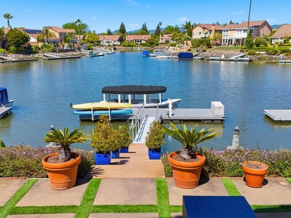 66 S Newport Drive - Photo 1