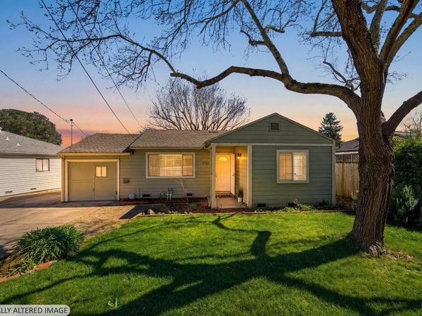 3188 Laurel Street - Photo 1