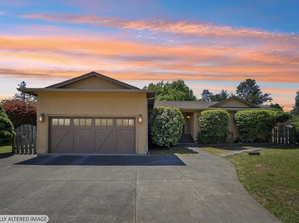 243 Princeton Drive - Photo 1