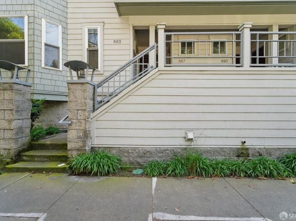 683 Frederick St - Photo 1