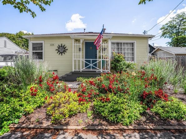 610 Stewart Street - Photo 1