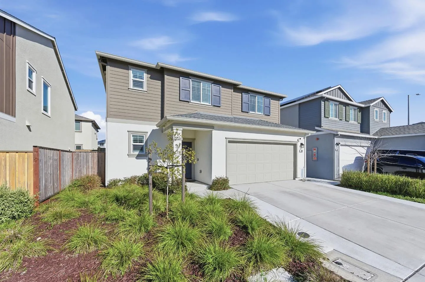 208 Frontier St - Photo 1