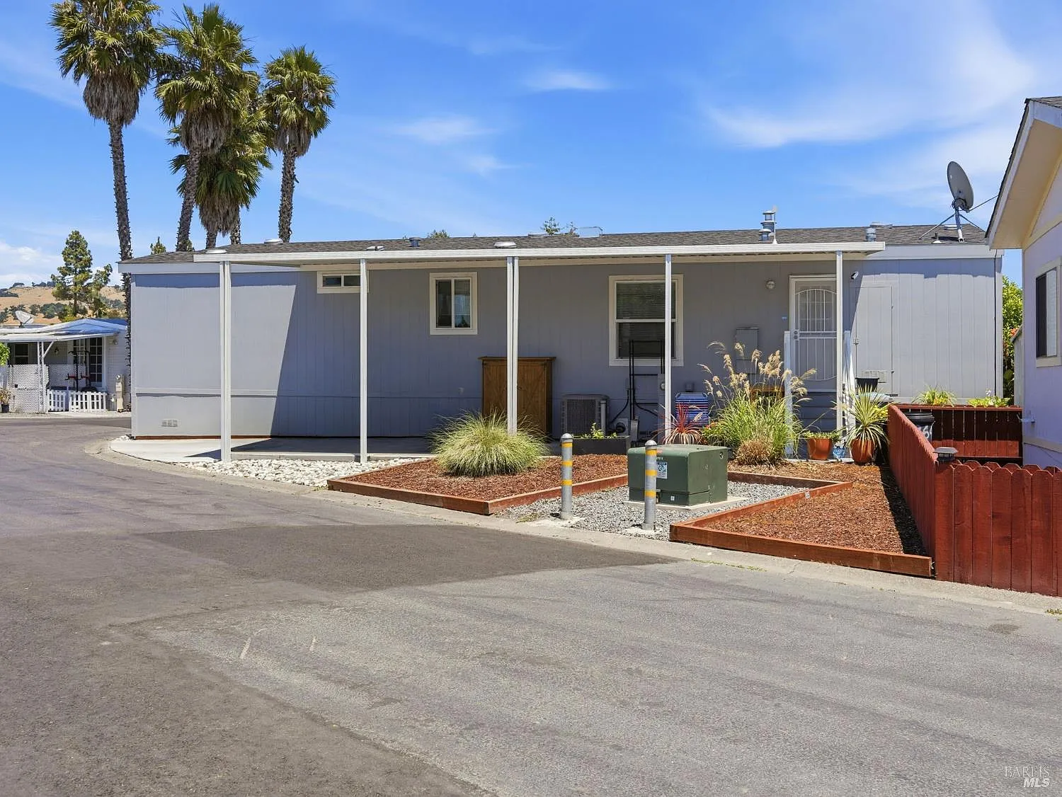 858 Mary Street - Photo 1