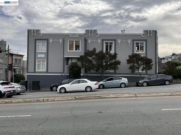 2811 Market St - Photo 1
