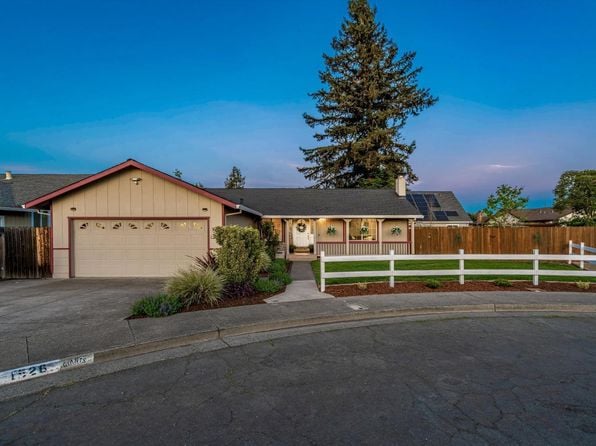 1526 Bruce Court - Photo 1