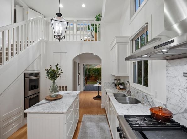 137 France Street - Photo 1