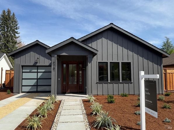 670 Oak Ln - Photo 1