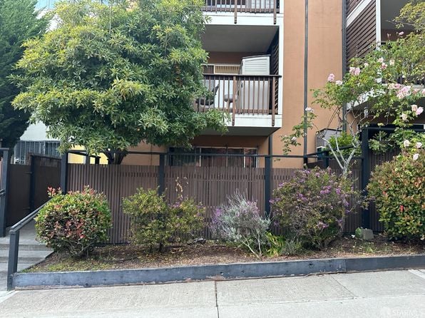 75 Western Shore Ln APT 1 - Photo 1