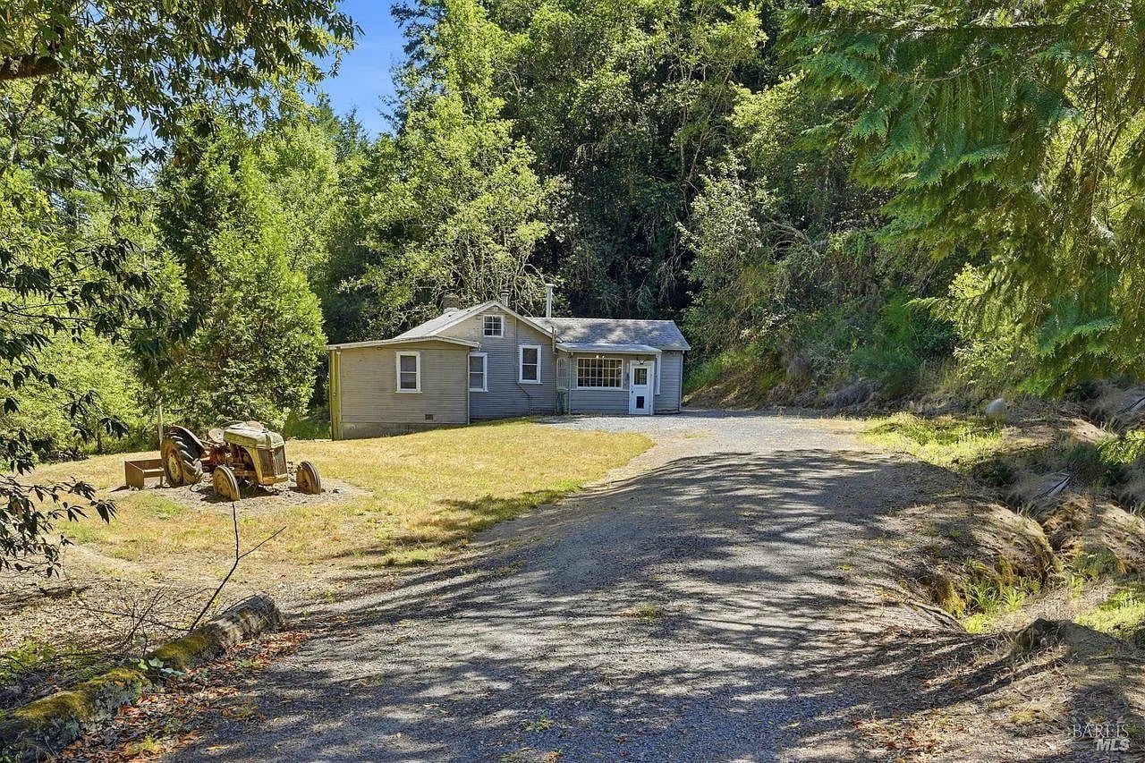886 Montgomery Road - Photo 1