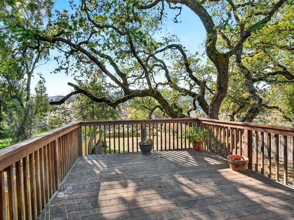 105 Hooker Avenue - Photo 1