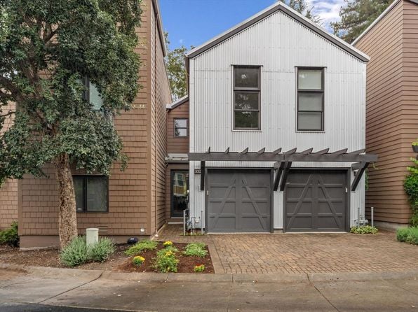 532 Grove Street - Photo 1