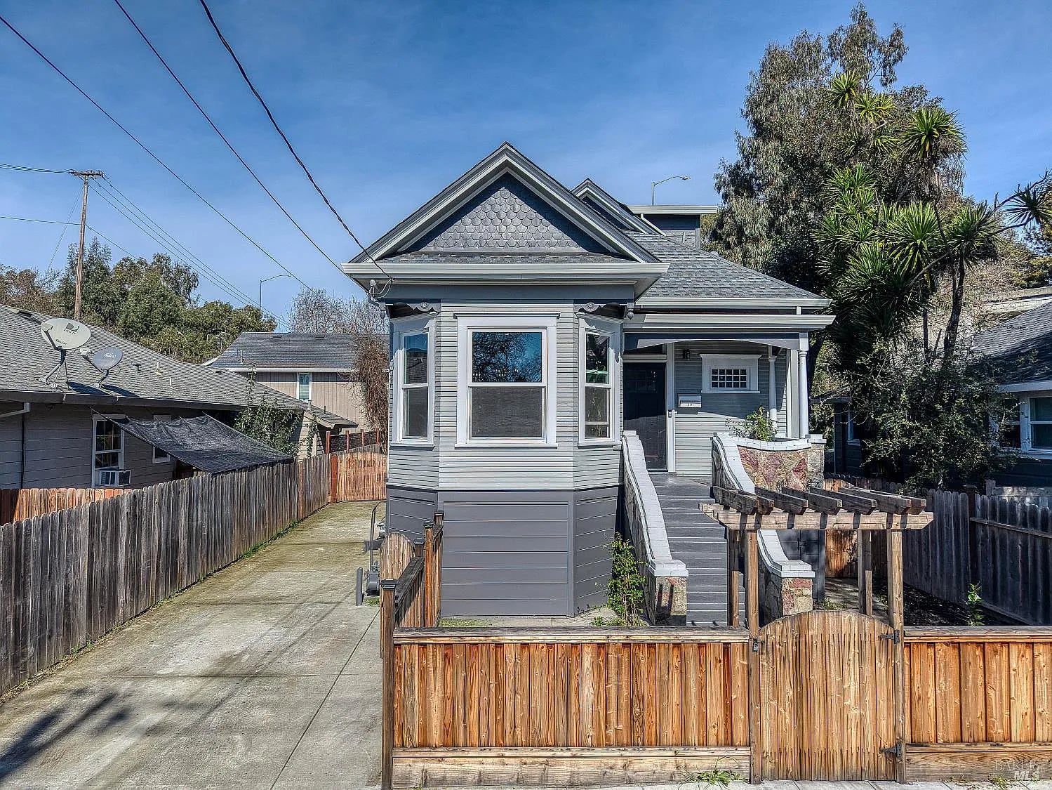 107 Sebastopol Avenue - Photo 1