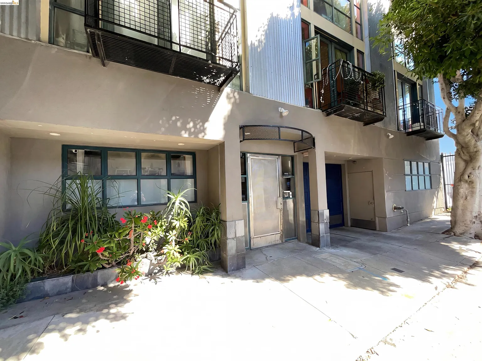 161 Gilbert St APT 16 - Photo 1