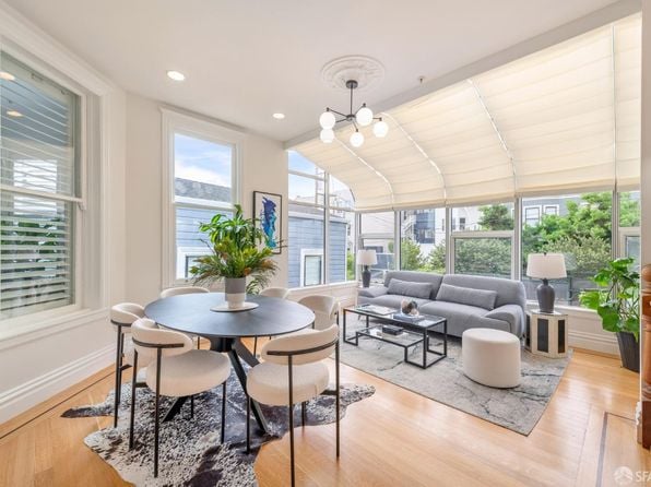 371 Oak St - Photo 1