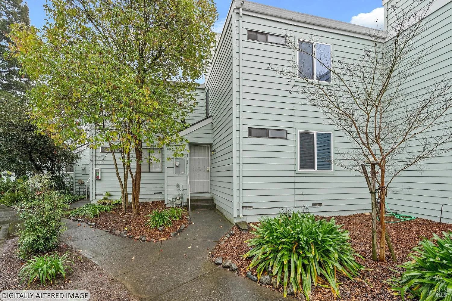 106 Courtyards E. - Photo 1