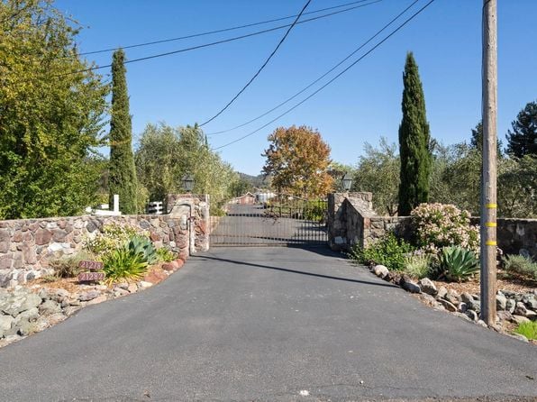 21282 Burndale Rd - Photo 1