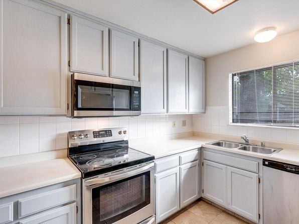 121 Elbridge Avenue #B - Photo 1