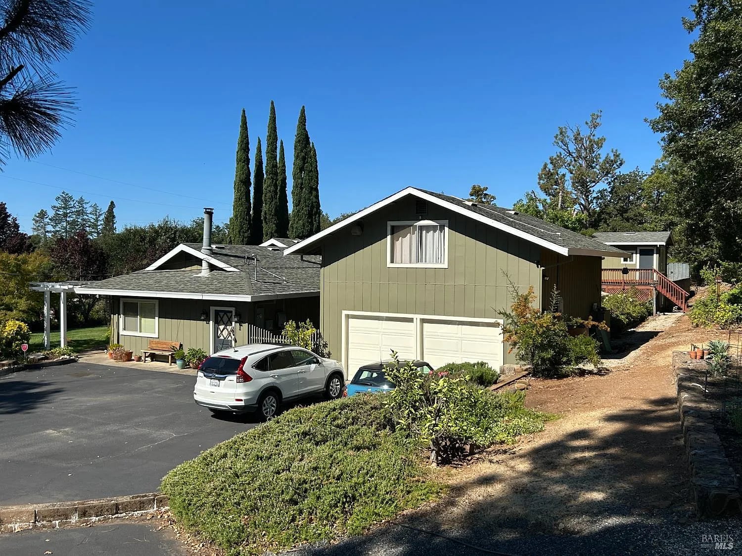 271 White Cottage Road S - Photo 1