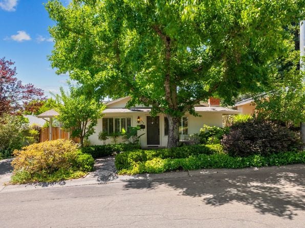 333 Orangewood Drive - Photo 1