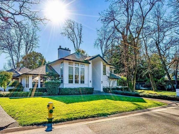 934 Fairway Drive - Photo 1