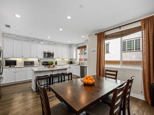 228 Johnson Street - Photo 1