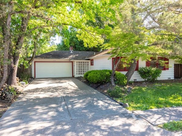 1102 Michigan Drive - Photo 1