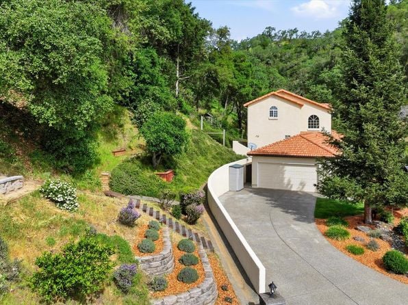 321 Portofino Way - Photo 1