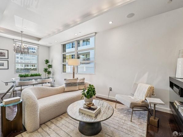 400 Spear St APT 203 - Photo 1