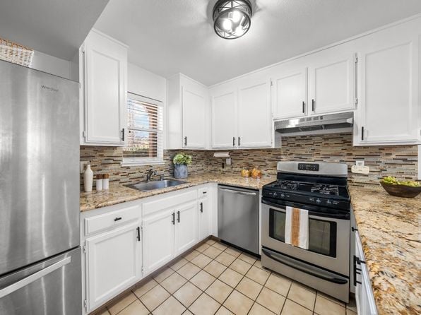 1757 Burgundy Court - Photo 1