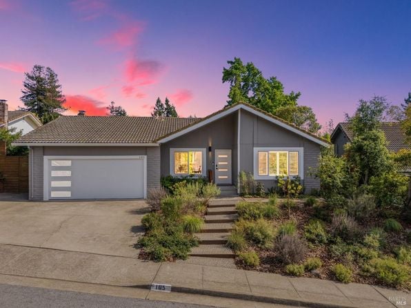 105 Round Court - Photo 1