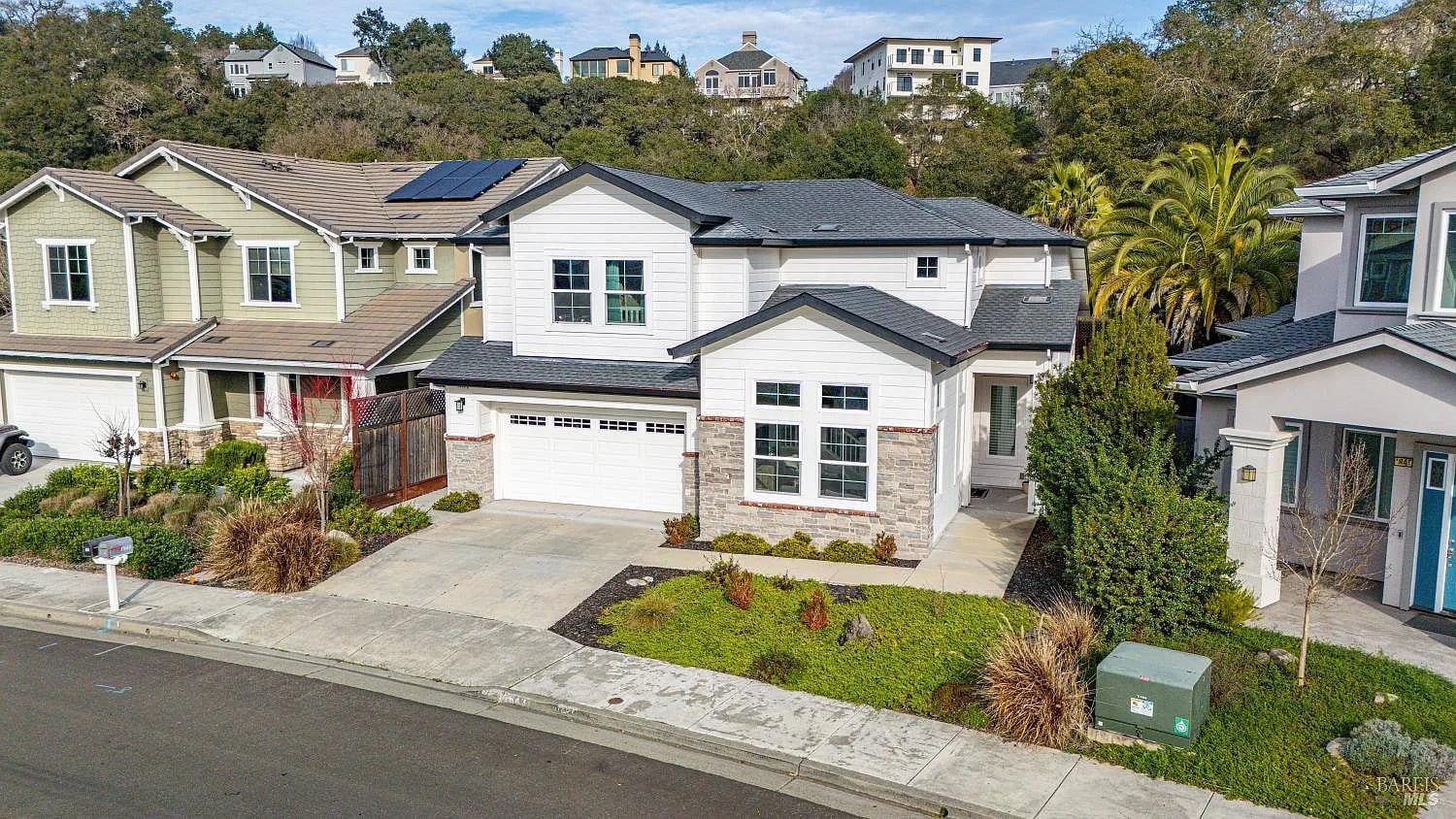 1843 Bella Vista Way - Photo 1