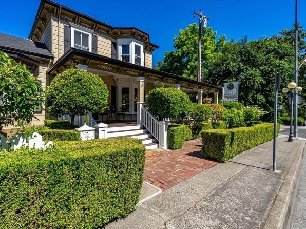 1139 Lincoln Ave - Photo 1