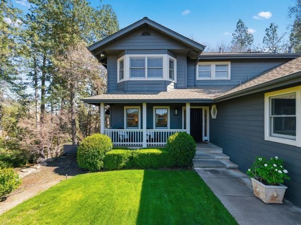 125 White Cottage Road N - Photo 1