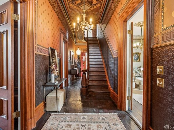 1556 Revere Ave - Photo 1