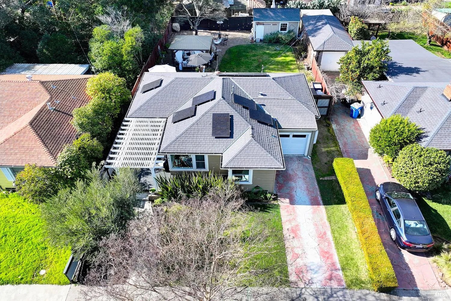 51 Davis Avenue - Photo 1