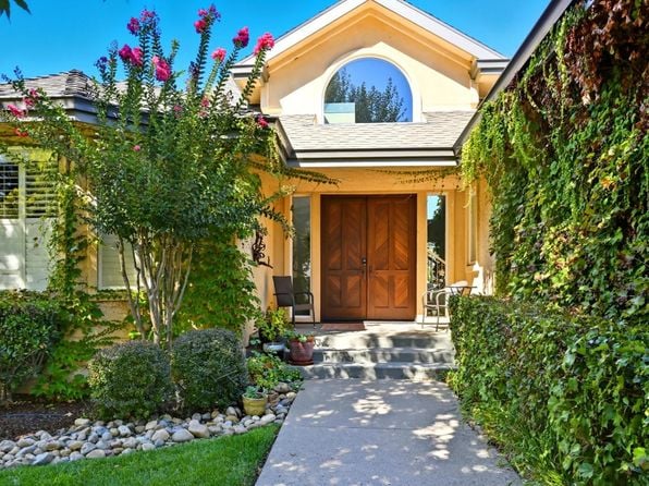 1418 Rosewood Lane - Photo 1