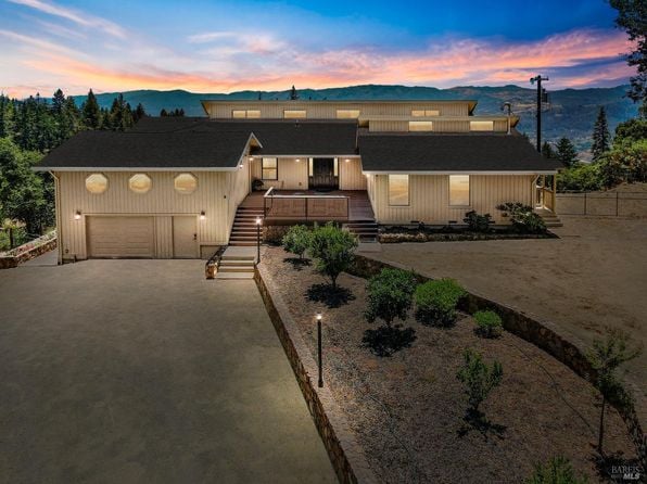 305 West Lane - Photo 1